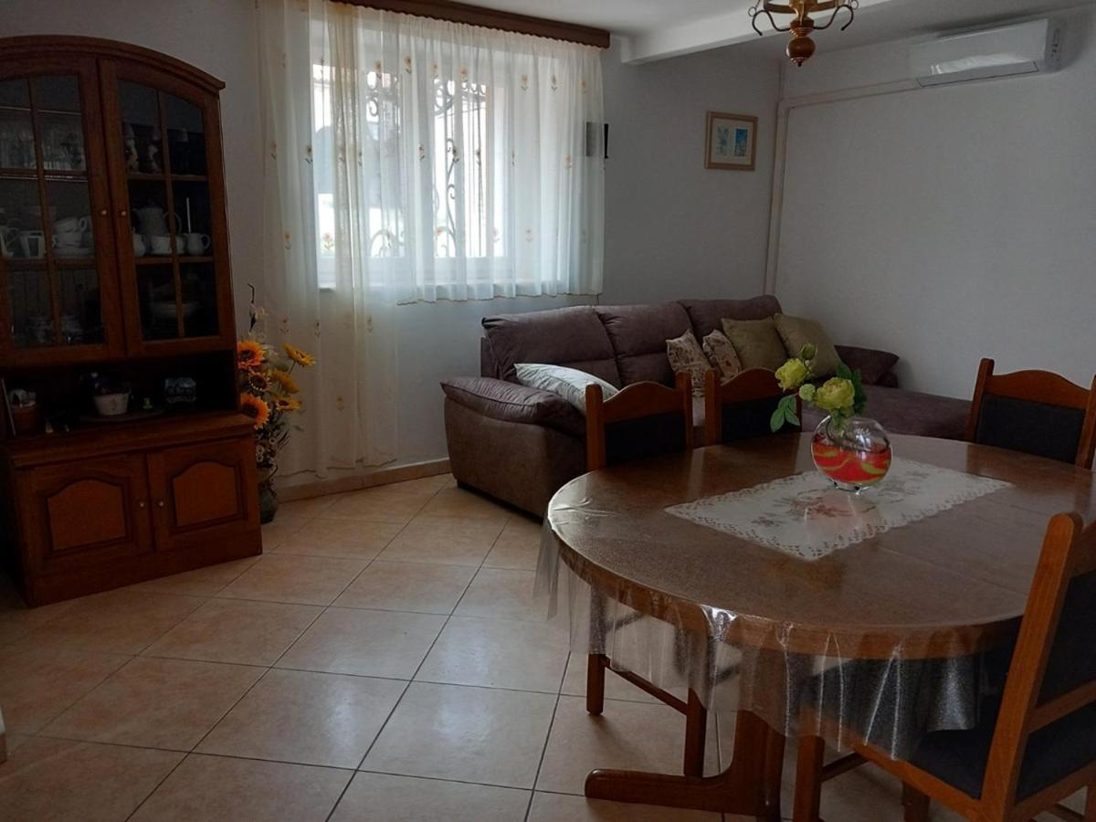 Apartments Faris Kanfanar Extérieur photo