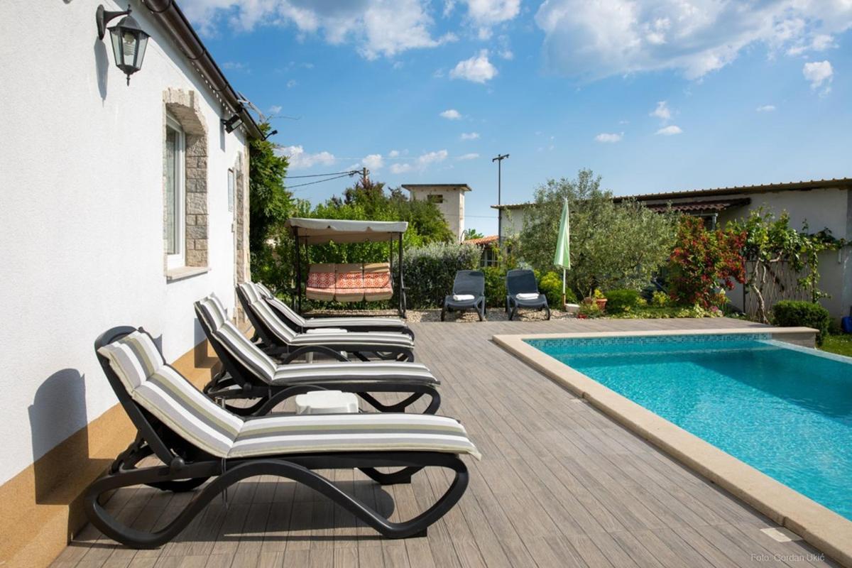 Apartments Faris Kanfanar Extérieur photo