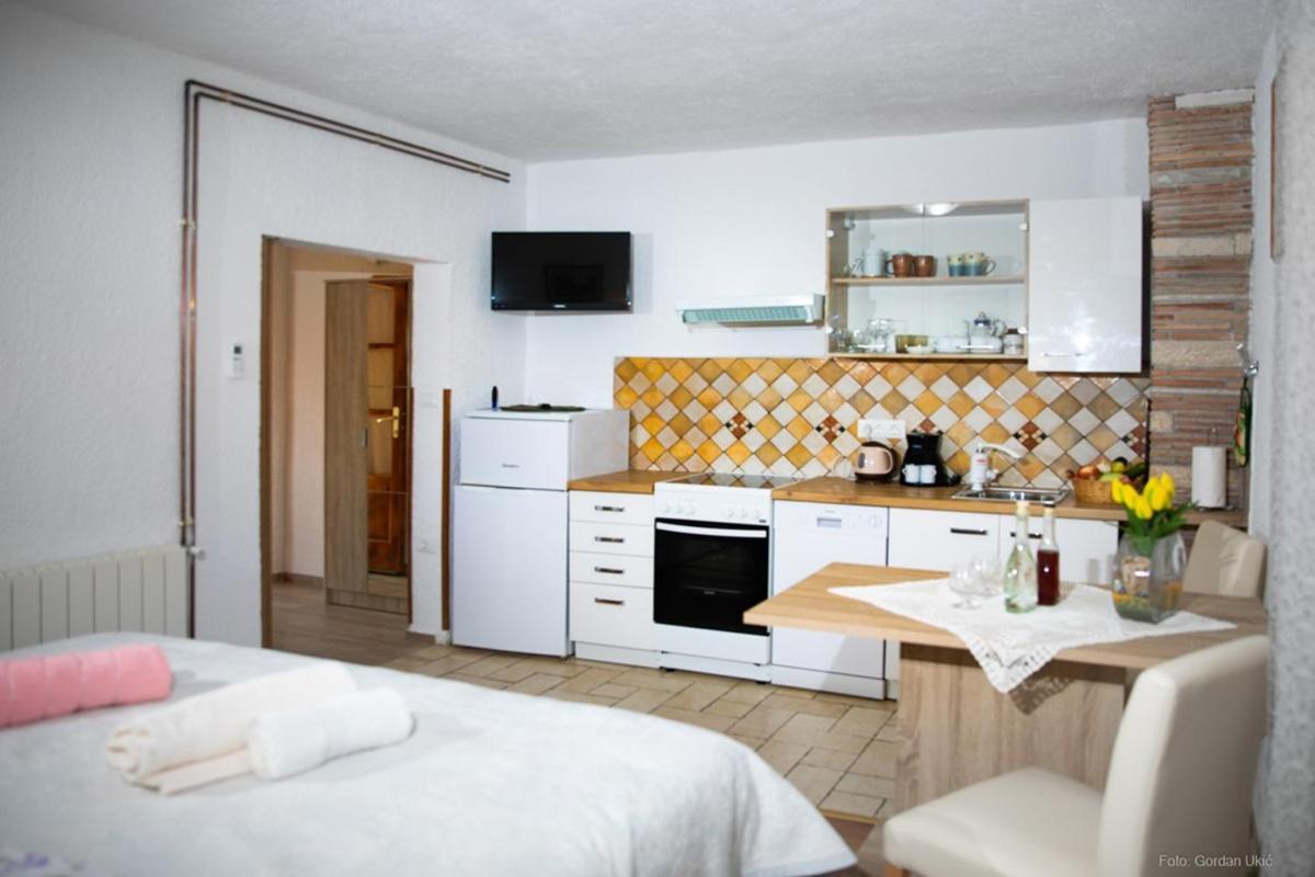 Apartments Faris Kanfanar Extérieur photo