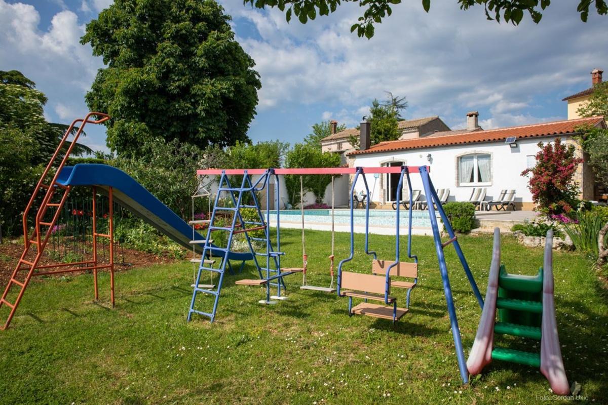 Apartments Faris Kanfanar Extérieur photo
